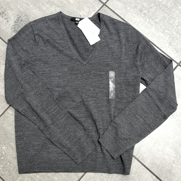 UNIQLO Merino Sweater | V-Neck, Size Small - Picture 3 of 6
